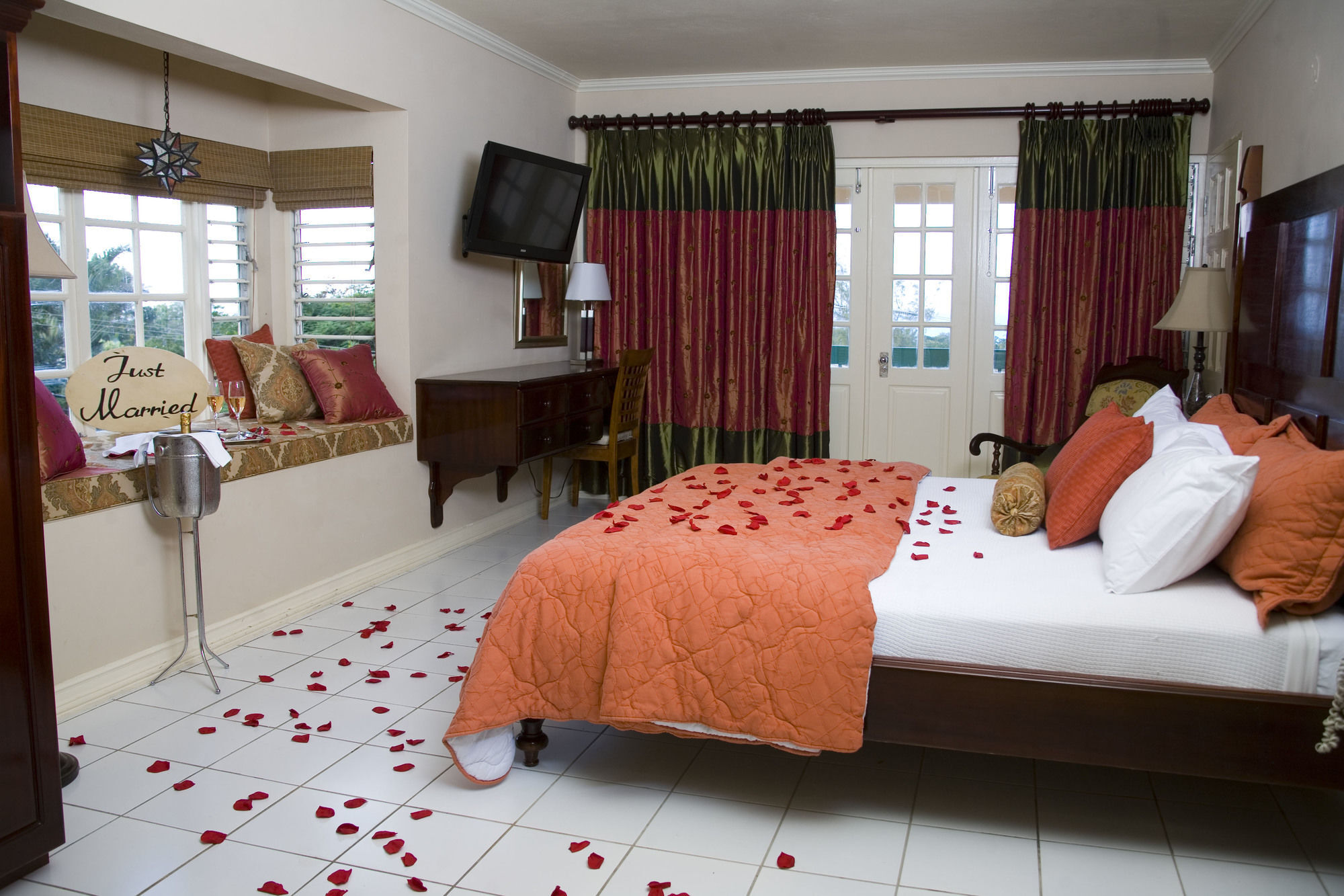 Cardiff Hotel And Spa Runaway Bay Dış mekan fotoğraf